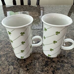 Toscany Set of Two Shamrock Mugs H4.5 L3
